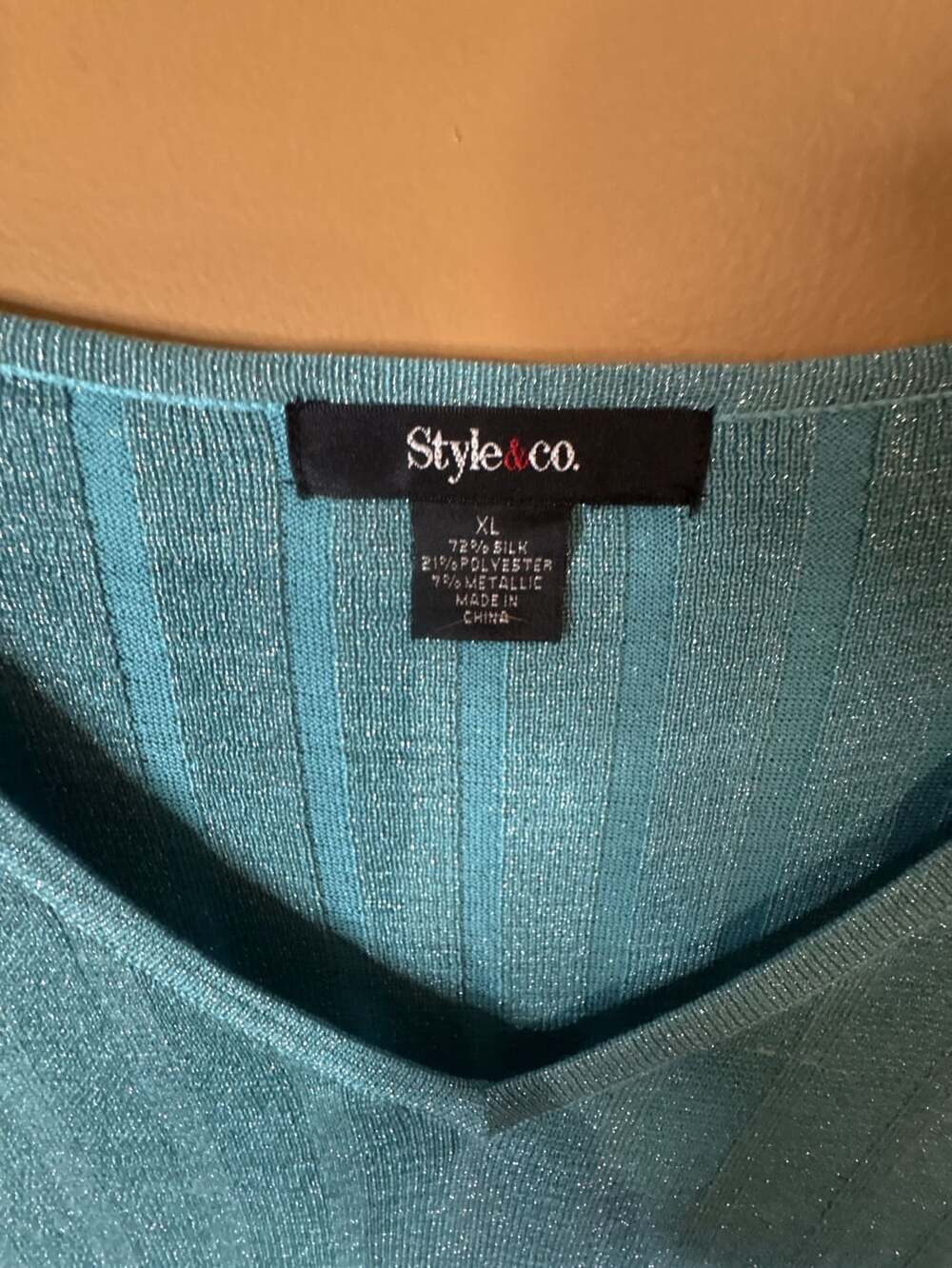 HC1038. Style & Co Metallic V-Neck Sweater Teal XL Silk Blend